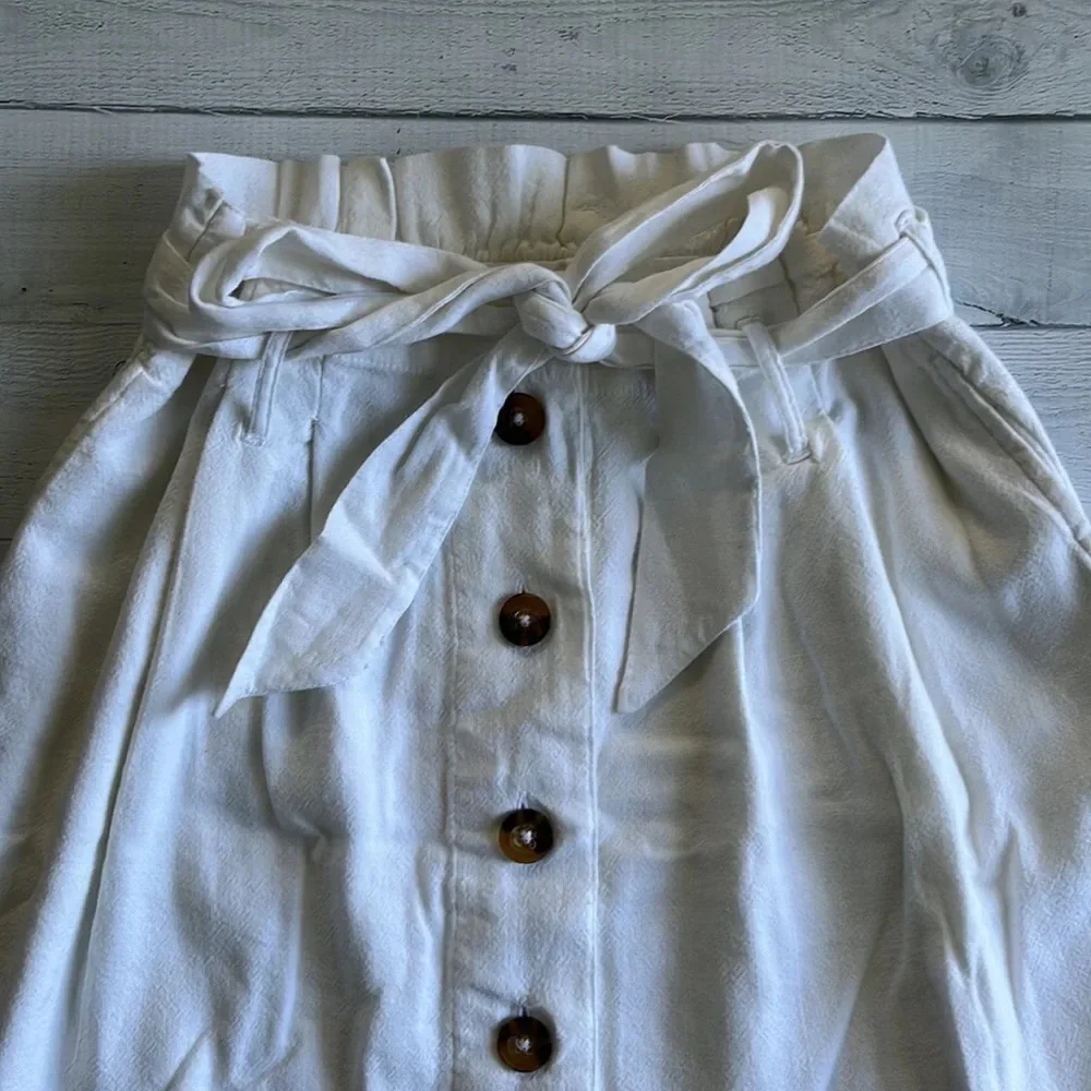 Hollister Ivory Ultra High Rise Belted Buttown Down Skirt Size S